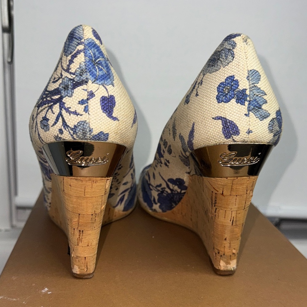 Gucci Blue Floral Wedge Peep-Toe Shoes - Picture 4 of 6